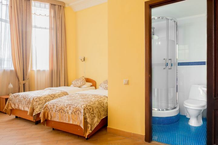 Room 18 of 79