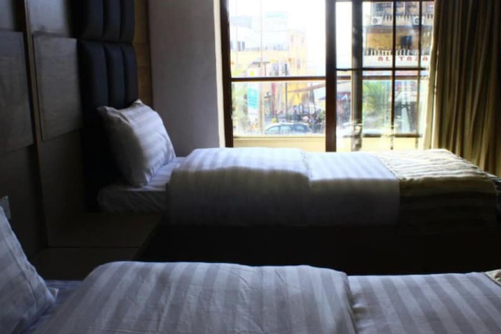 Room 21 of 36