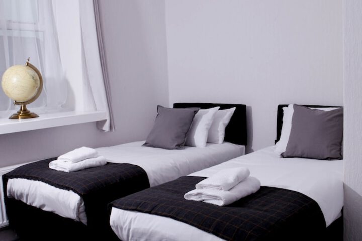 Room 2 of 22