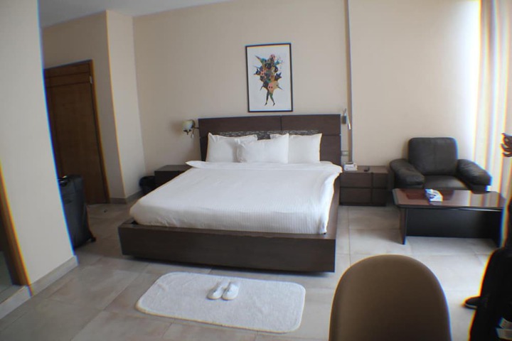 Room 21 of 50