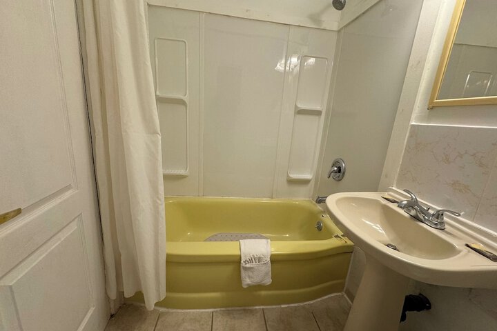 Room 18 of 30