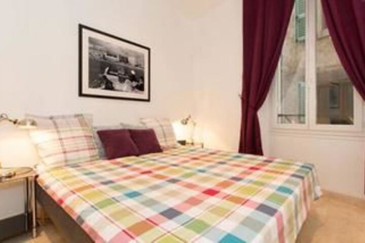 Room 5 of 12