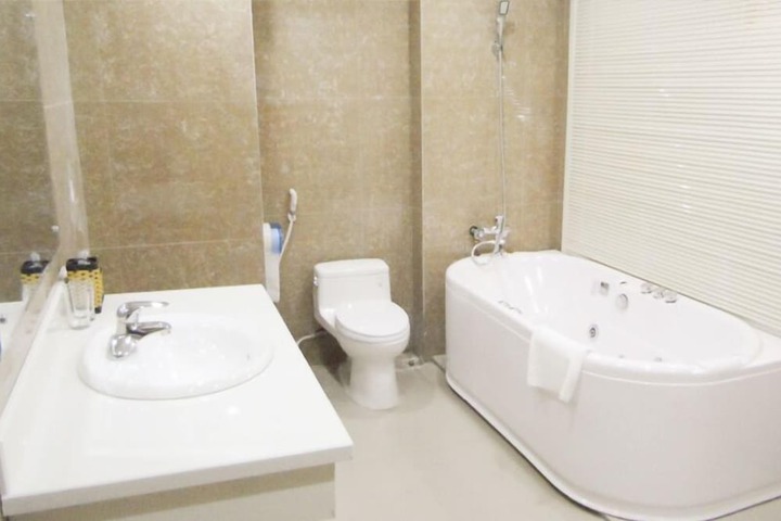 Room 16 of 25