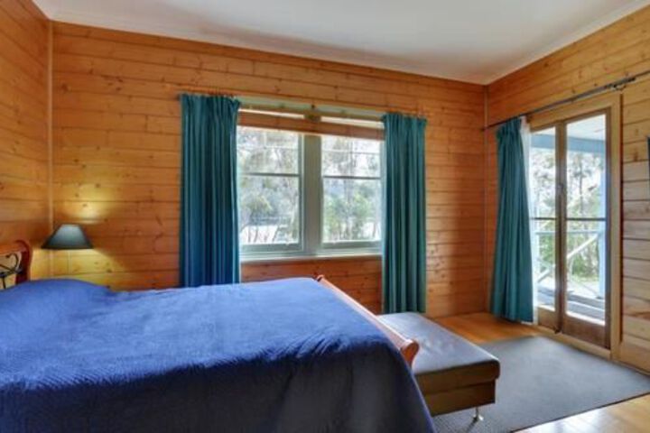 Room 3 of 8