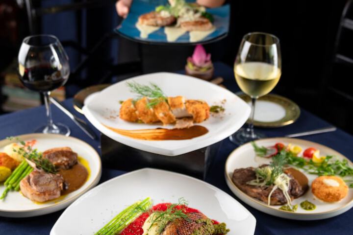 Dining 78 of 147