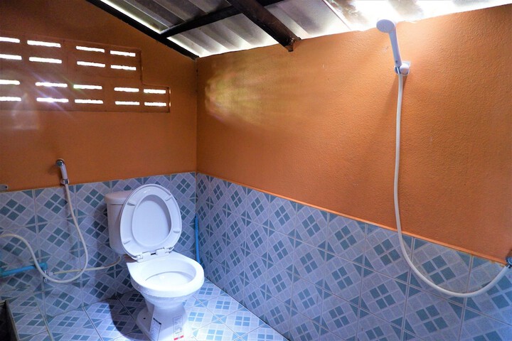 Room 4 of 38
