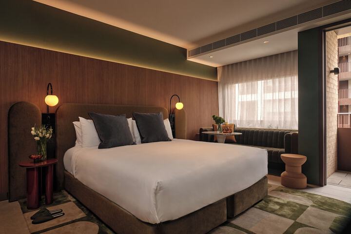 Room 5 of 40
