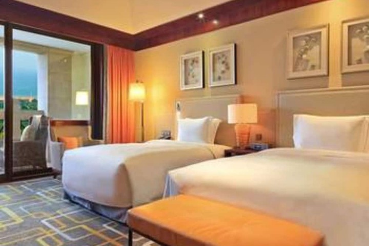 Room 6 of 101