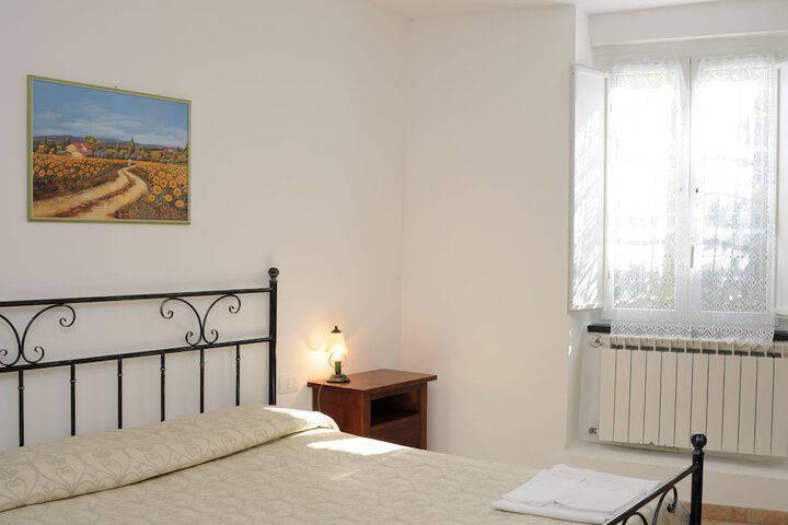 Room 8 of 33