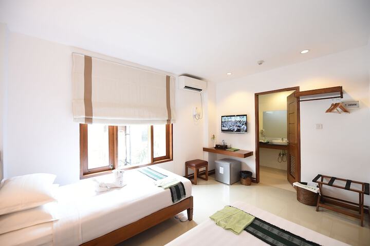 Room 27 of 80