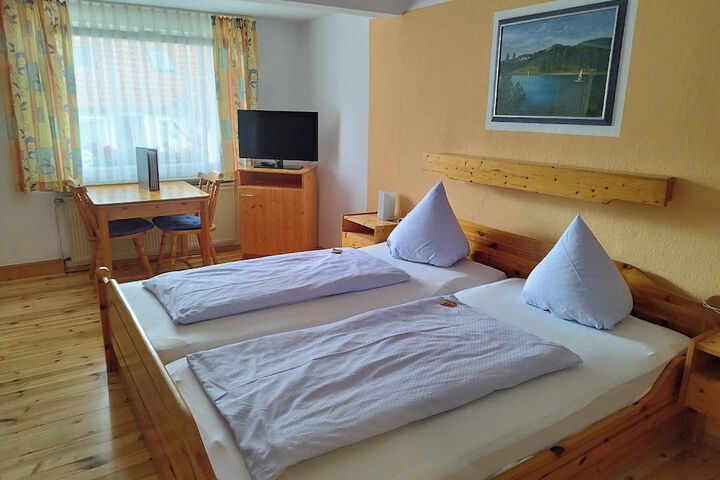 Room 16 of 51