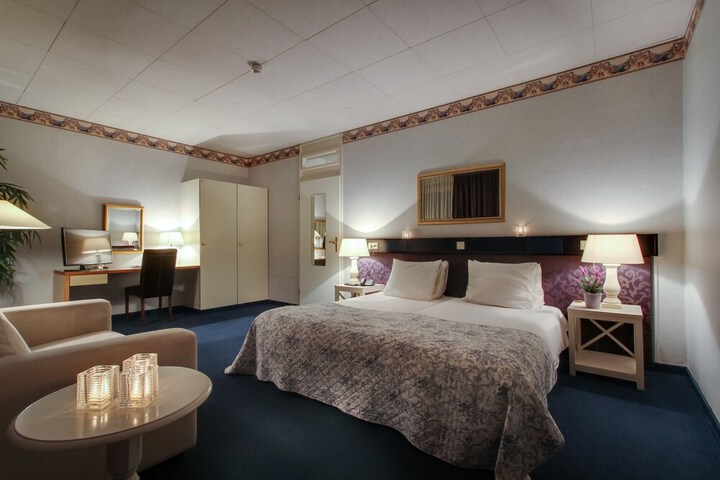Room 11 of 41