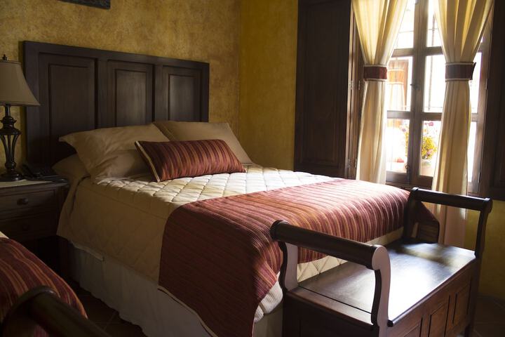 Room 32 of 65