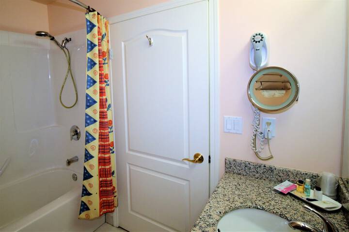 Room 30 of 48
