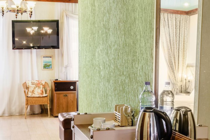 Room 17 of 39