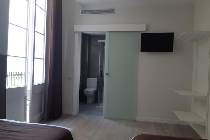 Room 7 of 34