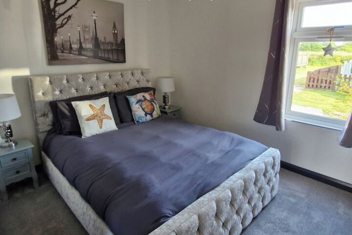 Room 5 of 18
