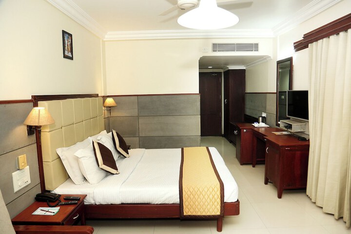 Room 15 of 25