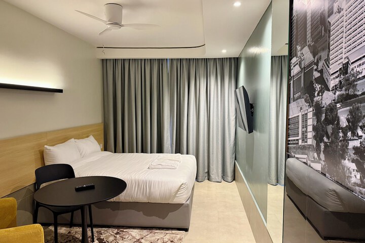 Room 7 of 30