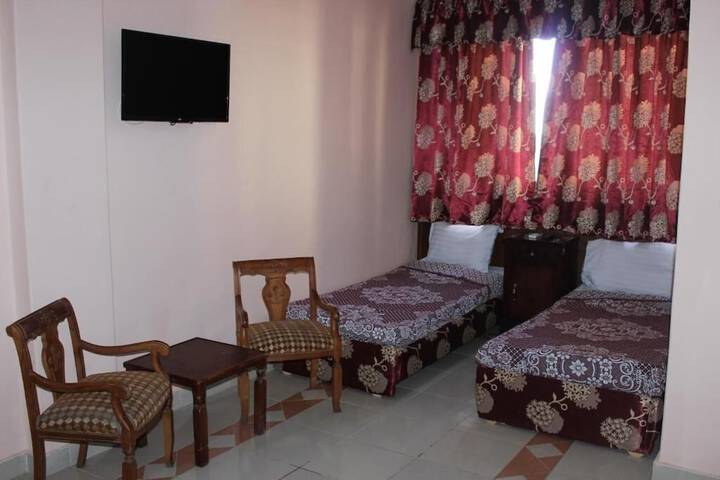 Room 27 of 71