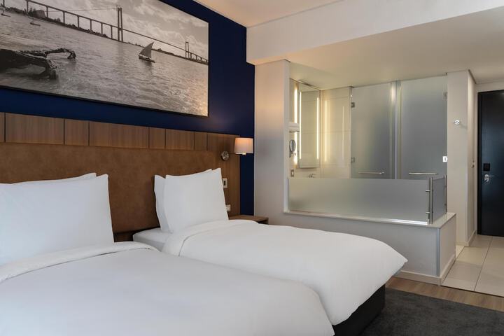 Room 73 of 309