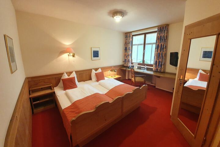 Room 17 of 67