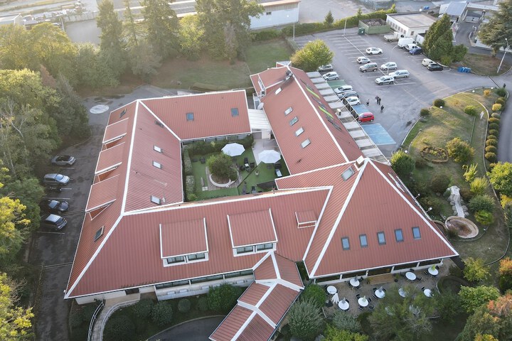Hotel 62 of 63