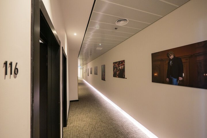 Ballroom/Hall 27 of 32