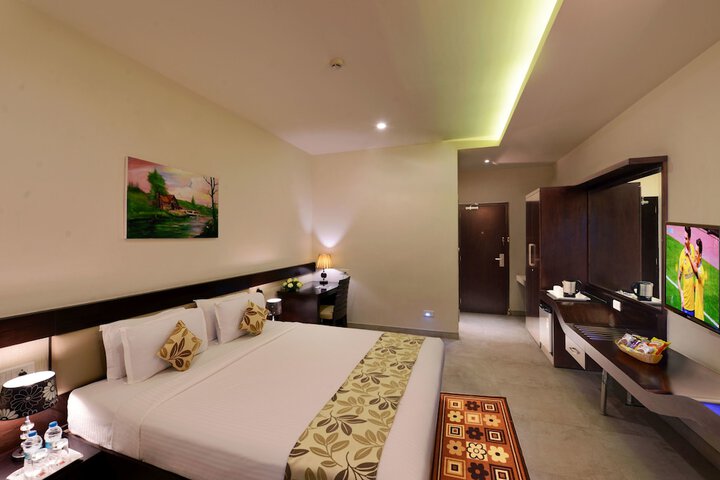 Room 4 of 25