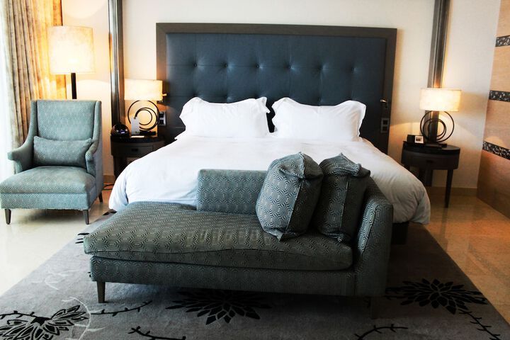Room 15 of 200