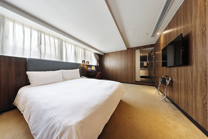 Room 18 of 36