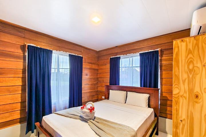 Room 4 of 17