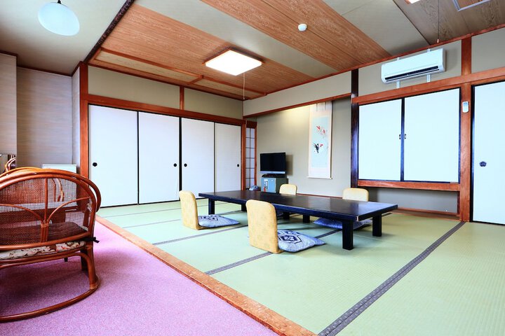 Room 15 of 51