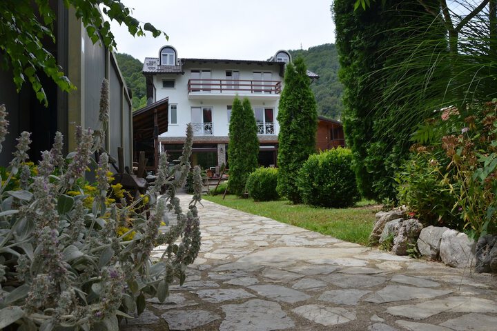 Neron Turist Center