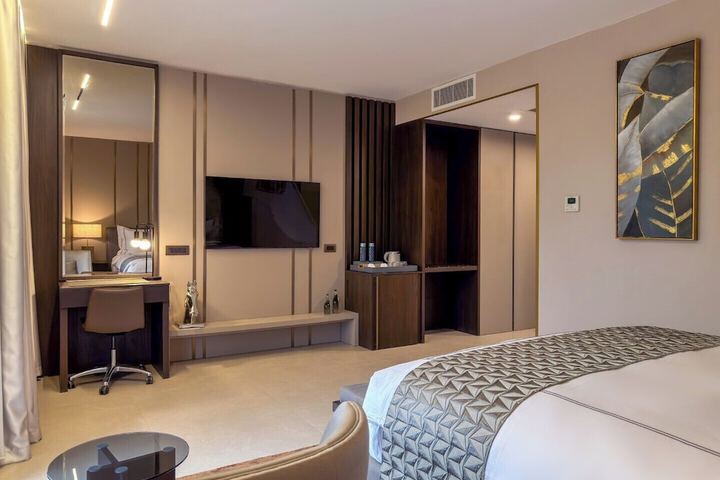 Room 62 of 179