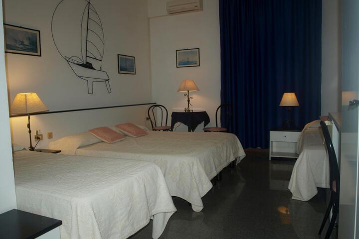 Room 12 of 46