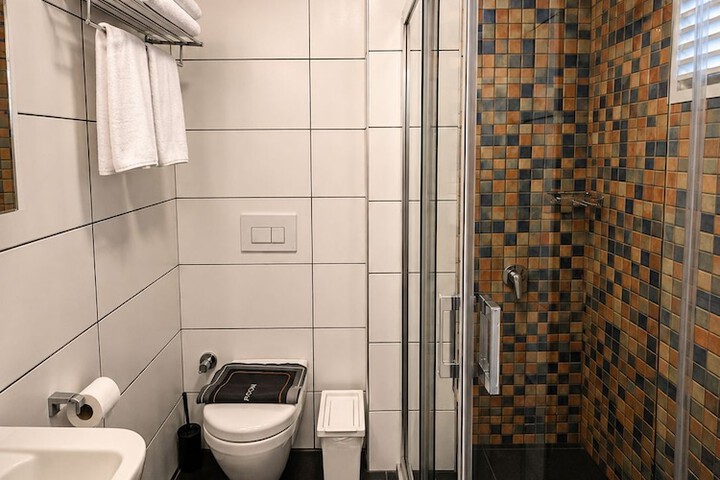 Room 17 of 29