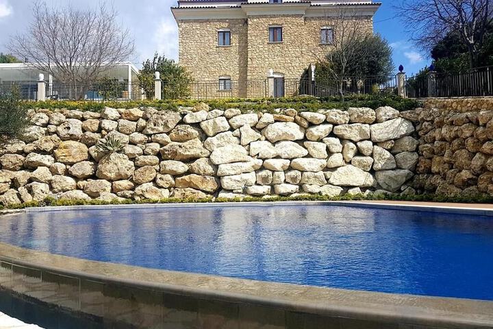 Pool 18 of 35