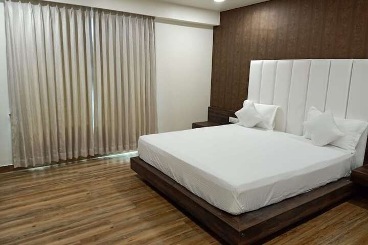 Room 3 of 17