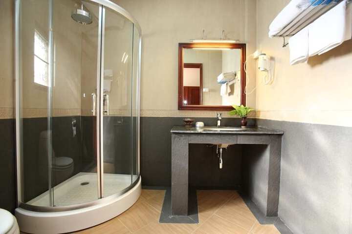 Room 12 of 20