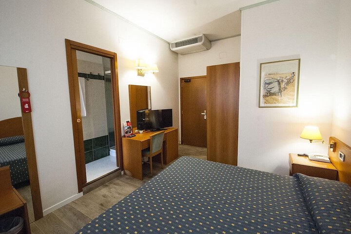 Room 7 of 47
