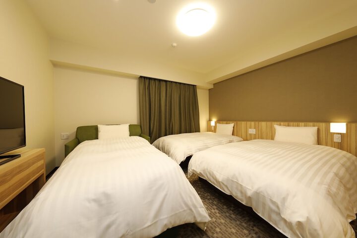 Room 7 of 90