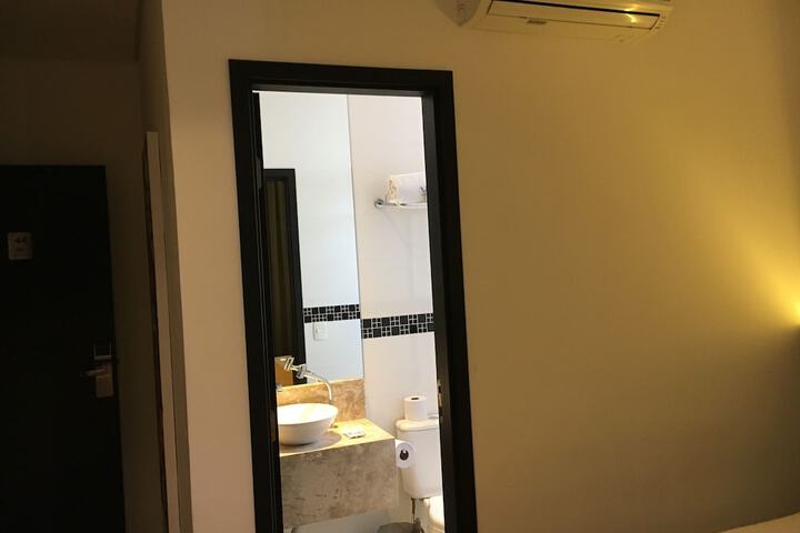 Room 33 of 43