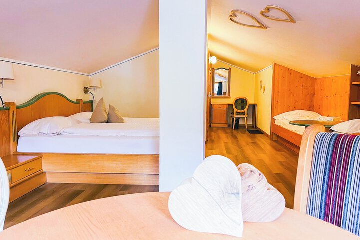 Room 20 of 142