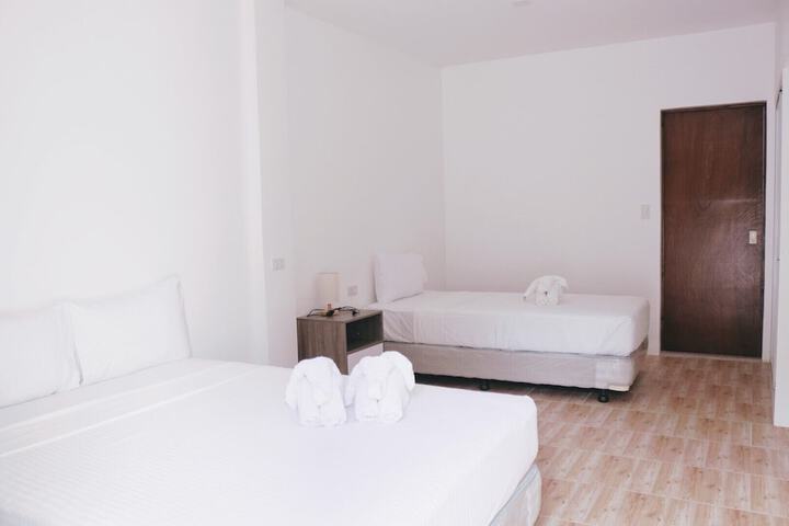 Room 3 of 34