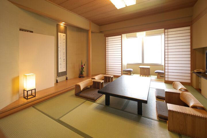 Room 10 of 75