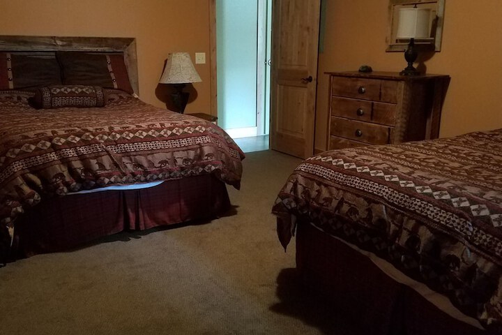Room 9 of 48
