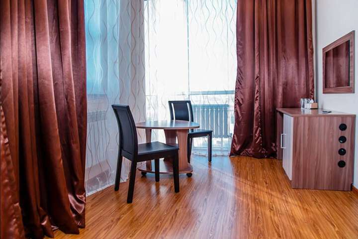 Room 27 of 46