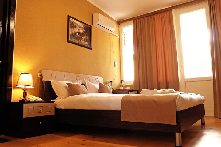 Room 28 of 71
