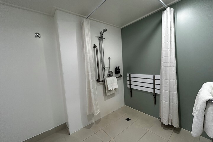 Room 28 of 49